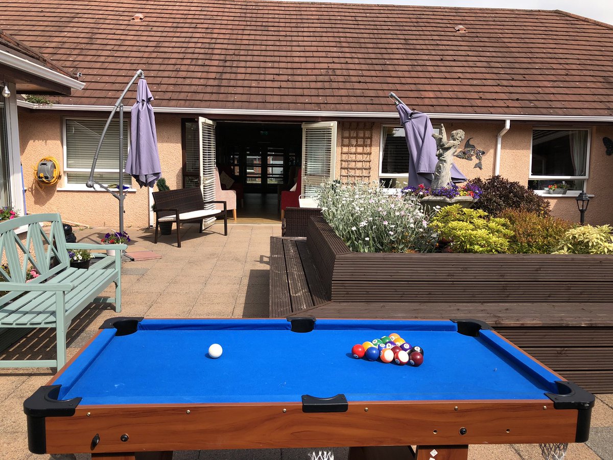 It must be summer! The pool table is out in the garden 🌲 Cookie remains unbeaten!!! Whose up for the challenge? @FourSeasonsHCUK <a href="/samjbright/">Sam J Bright</a> <a href="/Carolcousins3/">Carol Cousins</a> <a href="/sroo91/">Shauna 💙</a> <a href="/tpalmer321/">Tracey Palmer</a> <a href="/PGreatbanks/">Patricia greatbanks</a>