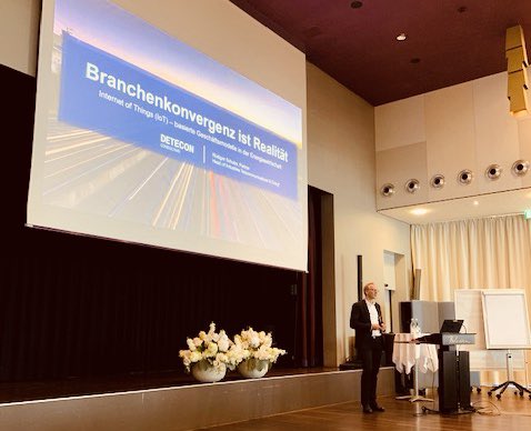 SchulzeRuediger's tweet photo. Heute hatte ich die Gelegenheit beim Power Building Kongress in Rüschlikon (https://t.co/4oApVa4i6N) eine #KeyNote zum Thema #IoT #UseCases und Branchen-#Konvergenz zu halten. Bottemline: Die Chancen von #IoT-#Ökosystemen sind enorm &amp; ein #Enabler für #digitaleGeschäftsmodelle. https://t.co/wiyBWVkdCj