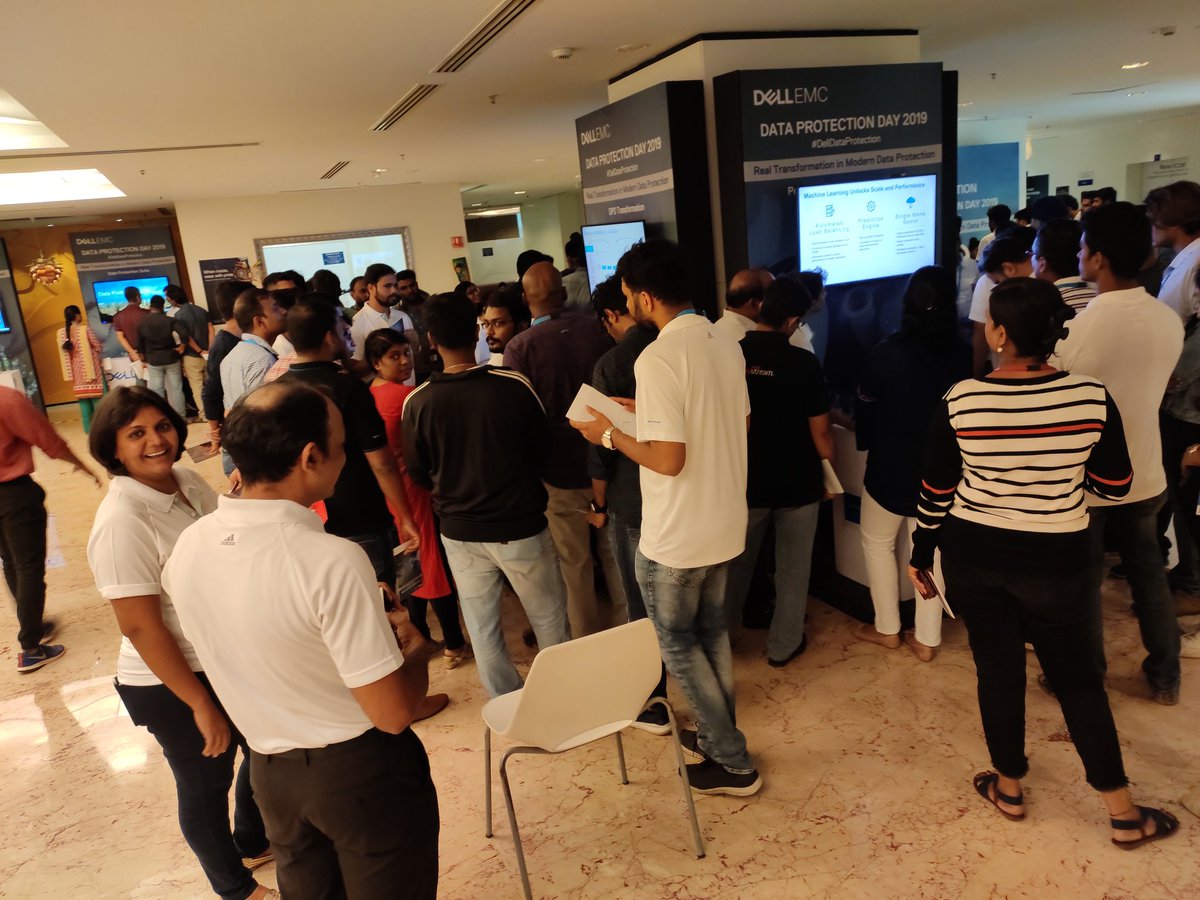 mahanteshma's tweet photo. #DPDday #DPDtransformation #DellDataProtection 15 mins to close still going strong as well as presenter's energy level still high ππ https://t.co/PiXBo0th0B