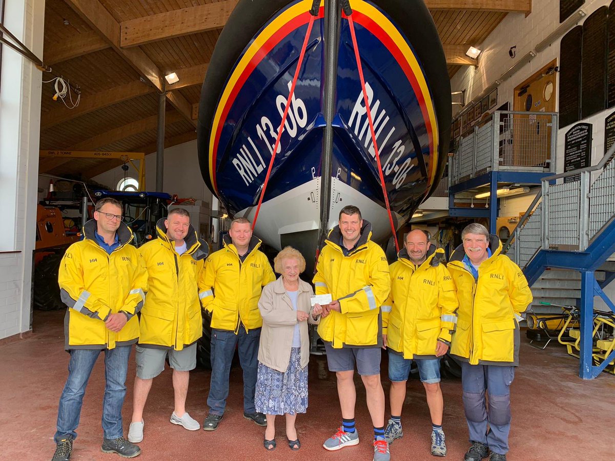 Hoylake RNLI Lifeboat Station (@hoylakernli) on Twitter photo This morning we welcomed <a href="/WKSocialClub/">WestKirbySocialClub</a> darts team captain Doris Brown to <a href="/HoylakeRNLI/">Hoylake RNLI Lifeboat Station</a> after she and her teammates decided to donate their past year’s winnings to the <a href="/RNLI/">RNLI</a>. Doris presented £50 to our volunteer crew. We would like to thank her and the team for their generosity. 🎯 This morning we welcomed <a href="/WKSocialClub/">WestKirbySocialClub</a> darts team captain Doris Brown to <a href="/HoylakeRNLI/">Hoylake RNLI Lifeboat Station</a> after she and her teammates decided to donate their past year’s winnings to the <a href="/RNLI/">RNLI</a>. Doris presented £50 to our volunteer crew. We would like to thank her and the team for their generosity. 🎯