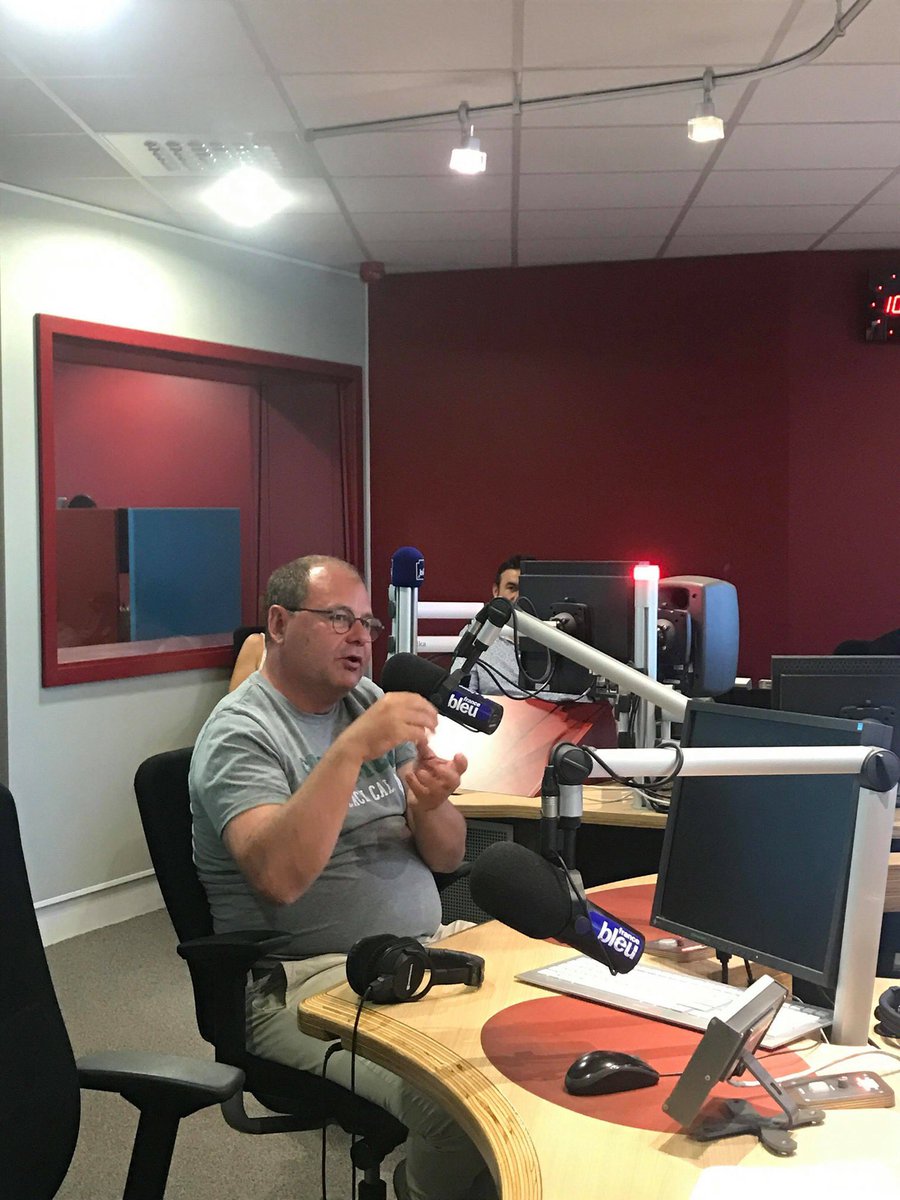 SELONL_RP's tweet photo. [Actu client]

@Capde_Traiteur était dans les locaux de @Bleu_Gironde pour parler petits plats mais aussi de sa vision du management.

#management #consommationresponsable https://t.co/qawkbqBO7j