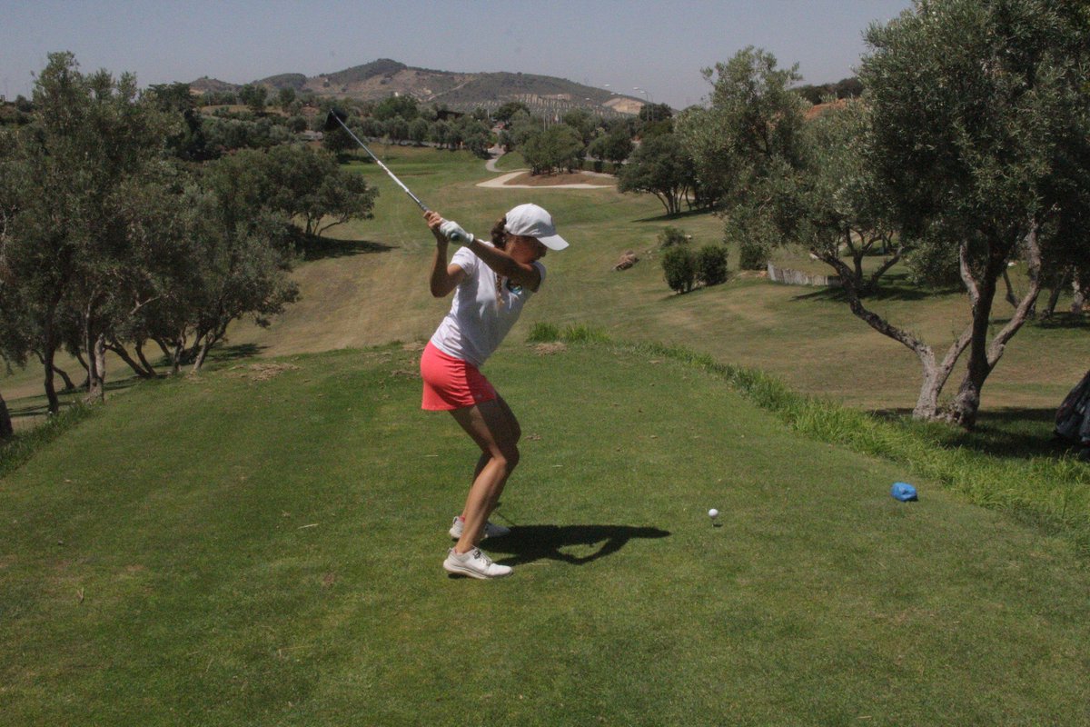 OC_Antequera's tweet image. #ODAntequera 📻🔊

🎾 @momogonzalez1 y Maty Marina ganan el ABS 8000 de pádel en #Matagrande

⛳️ Arranca el Campeonato de Europa Universitario de Golf en @AntequeraGolf (@EUSAGolf - @eusaunisport).
 
🆕 Renovaciones y bajas en el @UMAAntequera y @AntequeraCF 

#Deporte #Radio