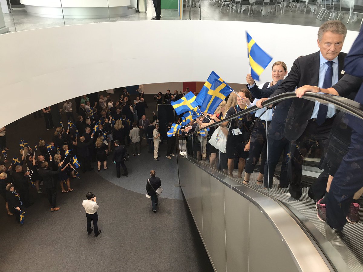 marchevrier's tweet image. Arrivée joyeuse des Suédois avant leur présentation à #134IOCSession Stockholm-Are est en competion pour les Jeux d’hiver 2026 avec les Italiens de Milan-Cortina @iocmedia @FranceOlympique #WinterOlympics