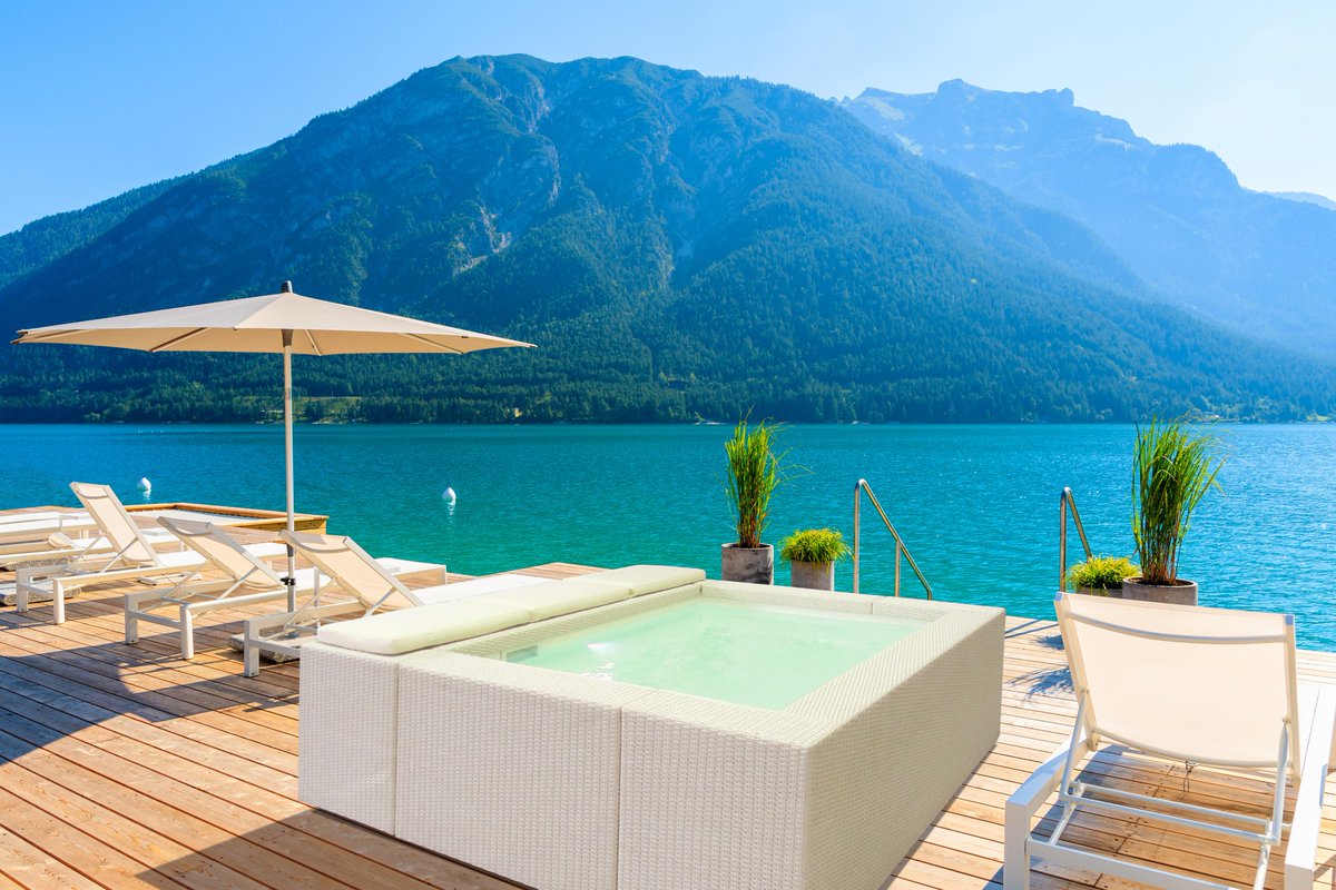 Playa 1 a bordo lago. Location e situazione perfetta per resistere ad una settimana di gran caldo e afa! #piscinelaghetto #playa #summer2019 #playalaghetto