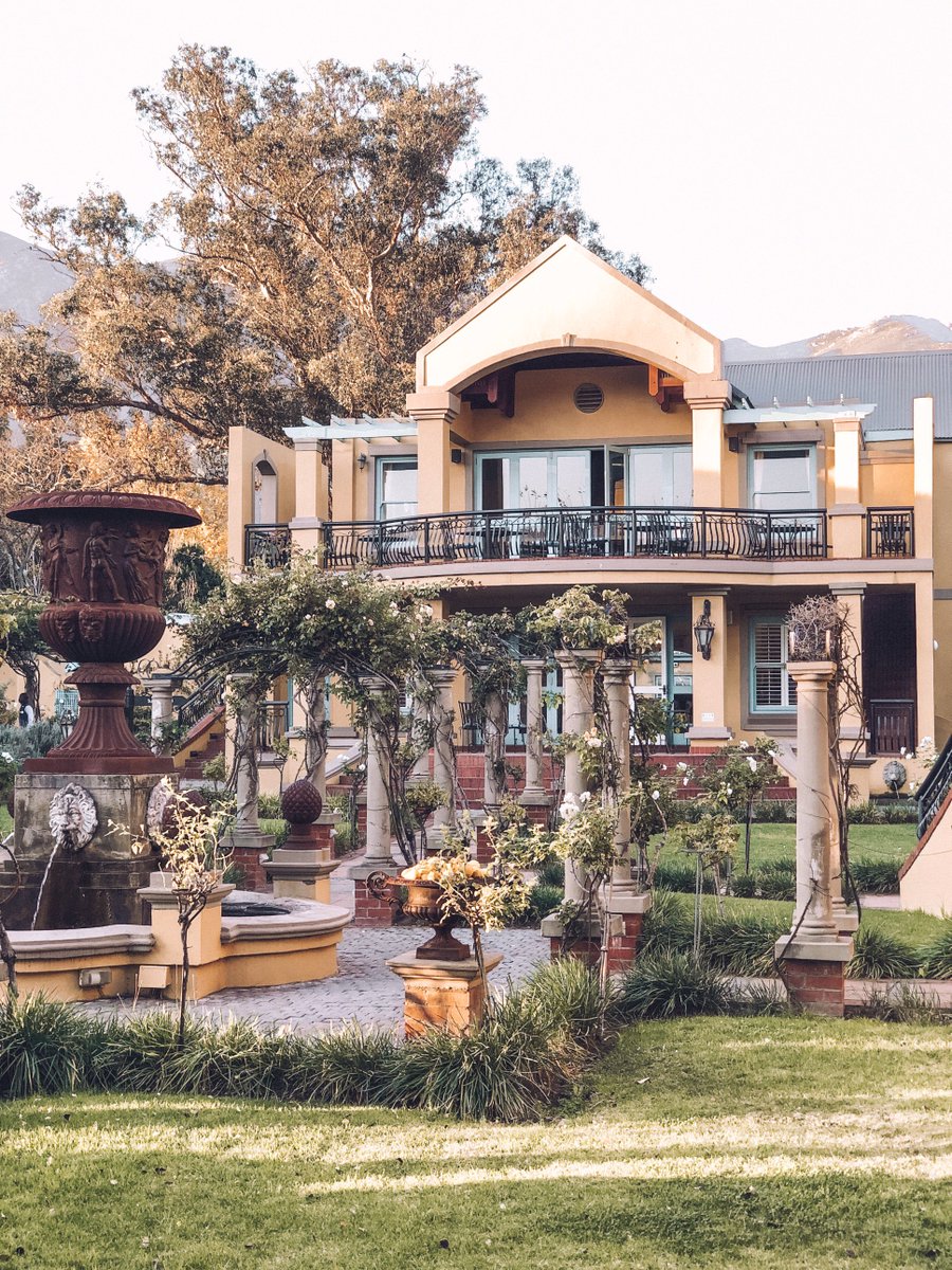 FCH_Monneaux's tweet photo. If you're a South African resident, take advantage of our #LocalIsLekker winter rates over the #FHKBastilleFest weekend on 13 & 14 July!
Visit https://t.co/fcnveAZpmp for more details and to make a reservation.
#Franschhoek #BastilleFestival #OpenForWinter https://t.co/Px6SeIYC4Y