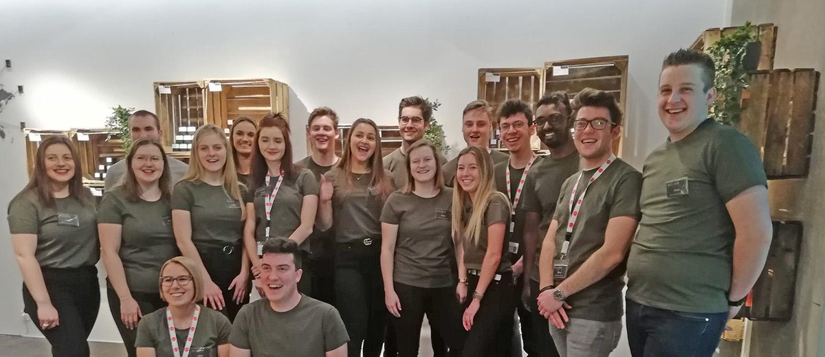 viveshogeschool's tweet photo. Studenten graduaat winkelmanagement VIVES Kortrijk blikken terug op geslaagde uitbating pop-up store in K: https://t.co/UAtKS9Nqi8 https://t.co/fkWBkLaFil