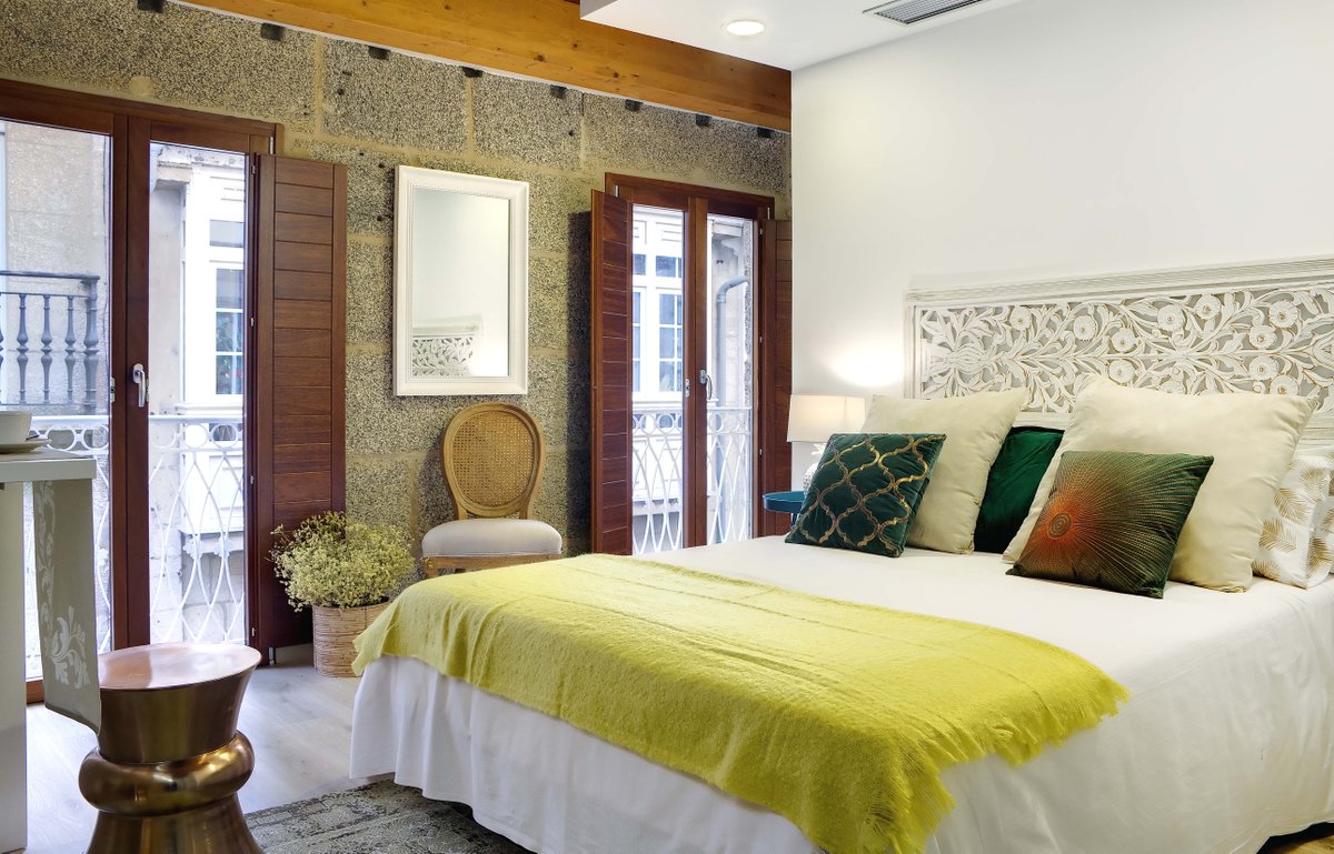 ocahotels's tweet photo. Visita la capital de #Galicia alojándote en nuestros hoteles y apartamentos Duerming by Oca Hotels ¡Consulta todas las opciones! 🕶 #duerming #santiago #compostela #viajar #hotel #apartamento https://t.co/H6aGrLLgIu