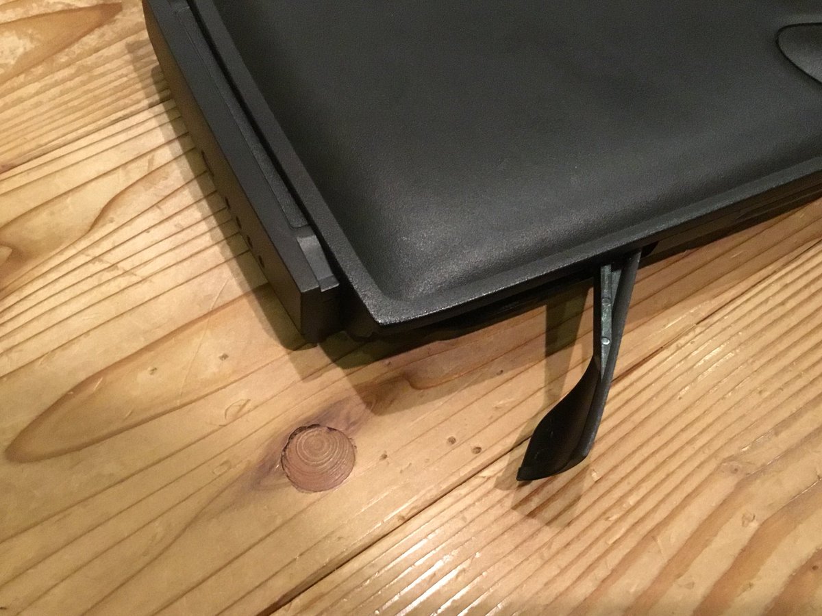 teke3in's tweet image. PowerBook G3のモジュール構造
搭載する部品を自分で選べて、簡単に付け替えられるのは魅力的…

#PowerBook #PowerBookG3 #Wallstreet #Mac #Apple #モジュール