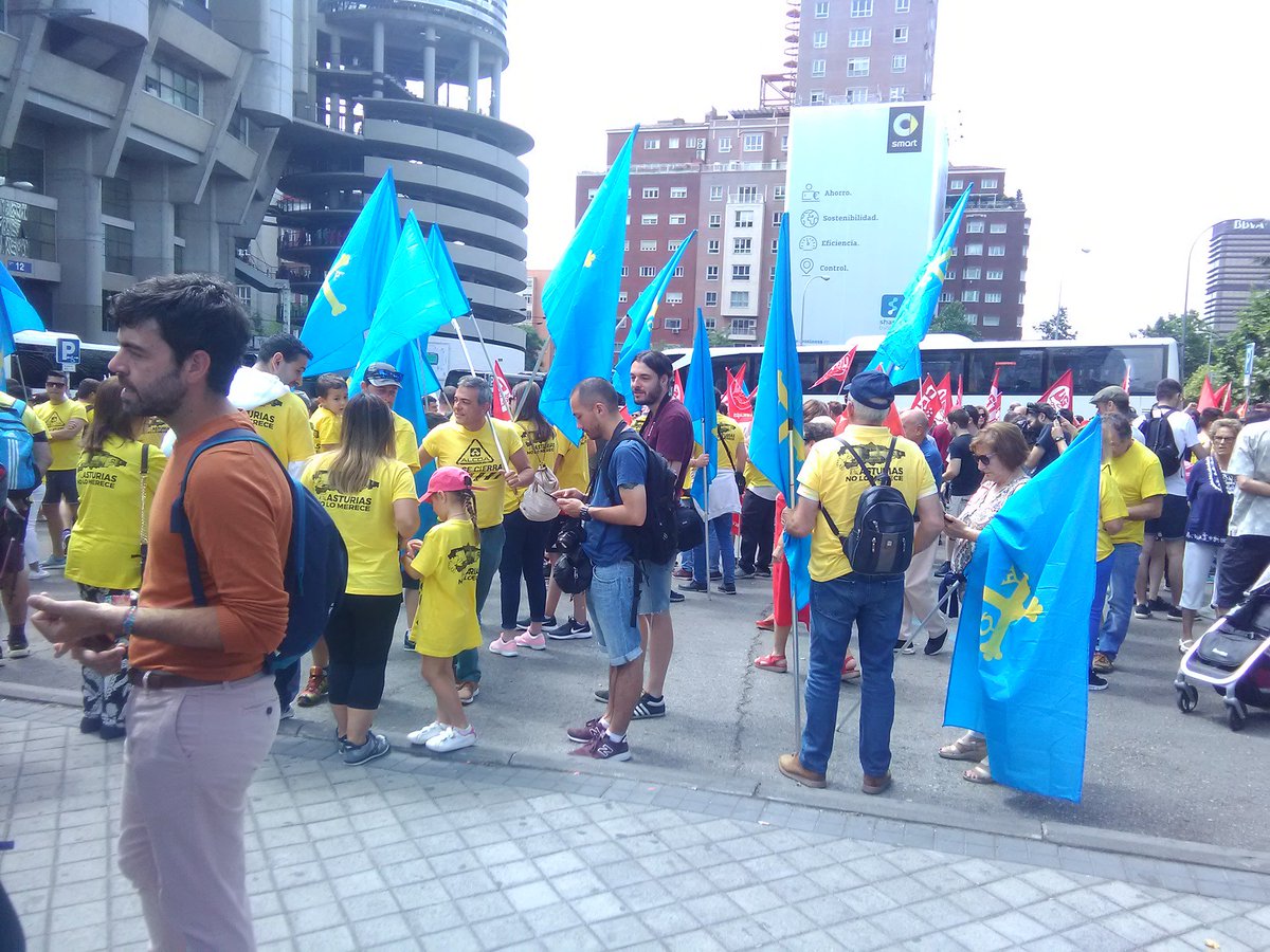 Ganemos con los trabajadores de #Alcoa en #Madrid. Preparados para marchar hacia el Ministerio.

Quedan 6 días, y los partidos representados en el ayuntamiento de #Avilés ausentes.