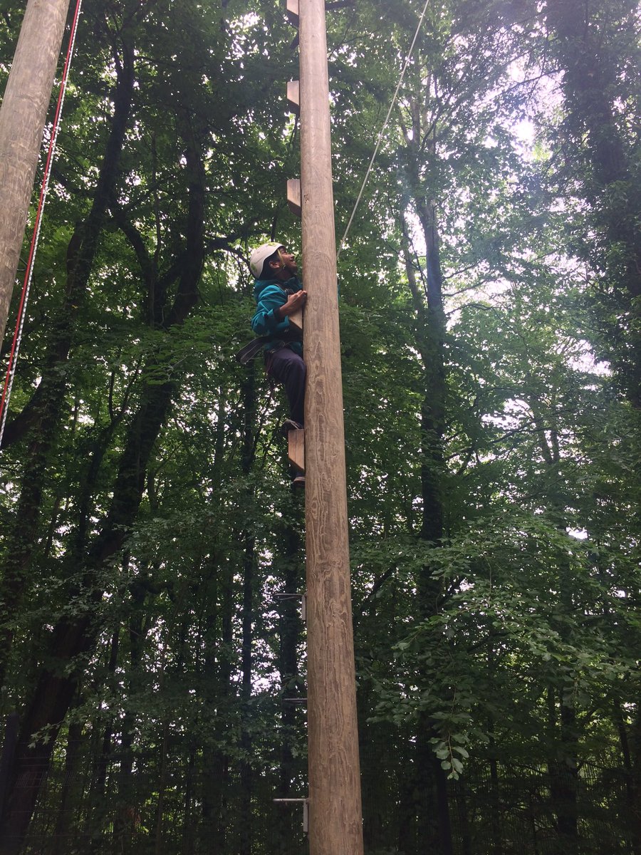 Y6stannes's tweet photo. Leap of Faith from some very brave children @StAnnesLiv https://t.co/h23Yw9SaUM