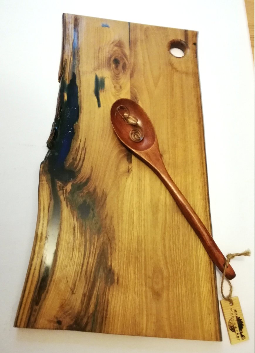 DesignHandcraft's tweet photo. Blue Bird
Charcuterie Board
Serving plate, cutting board, or whatever you want ...
Anyway, it's good.
Acacia wood recovered, with epoxy resin.
Finishing: Cutting Board Oil.
100% Romanian product.
The chopper is made with food and non-toxic products. https://t.co/ziNCe13zVZ