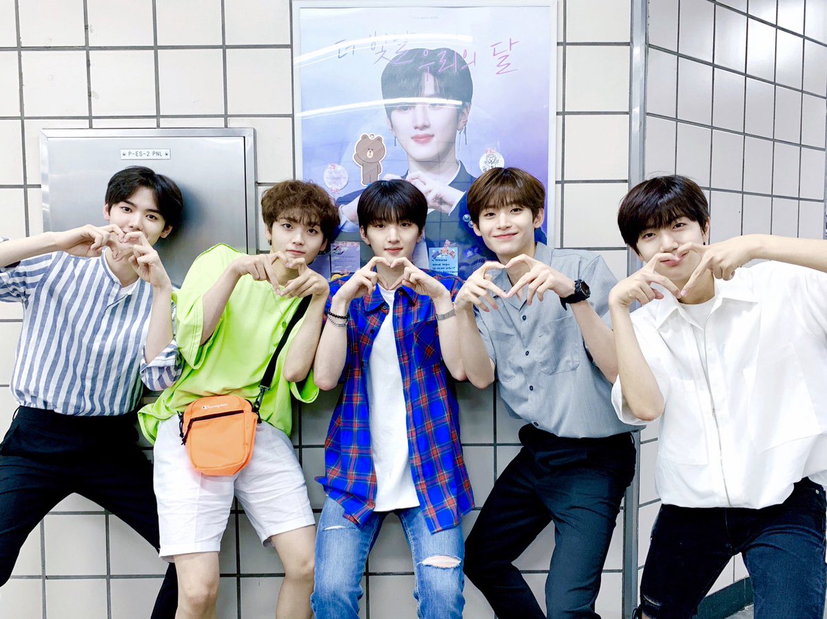 STARSHIPent's tweet photo. [#구정모 #문현빈
#함원진 #강민희 #송형준]

#스타쉽 연습생 🚀
#정모 #현빈 #원진 #민희 #형준

국민프로듀서분들이 보내주신
응원과 사랑을 확인한 
행복한 시간을 공유합니다❤ #7

#STARSHIP
#PRODUCEX101 #프로듀스X101 https://t.co/xeqRG2YuPu