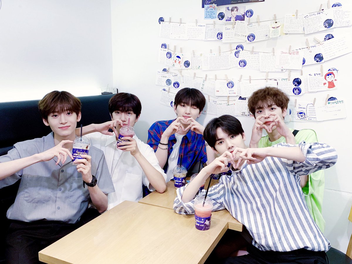 STARSHIPent's tweet photo. [#구정모 #문현빈
#함원진 #강민희 #송형준]

#스타쉽 연습생 🚀
#정모 #현빈 #원진 #민희 #형준

국민프로듀서분들이 보내주신
응원과 사랑을 확인한 
행복한 시간을 공유합니다❤ #7

#STARSHIP
#PRODUCEX101 #프로듀스X101 https://t.co/xeqRG2YuPu