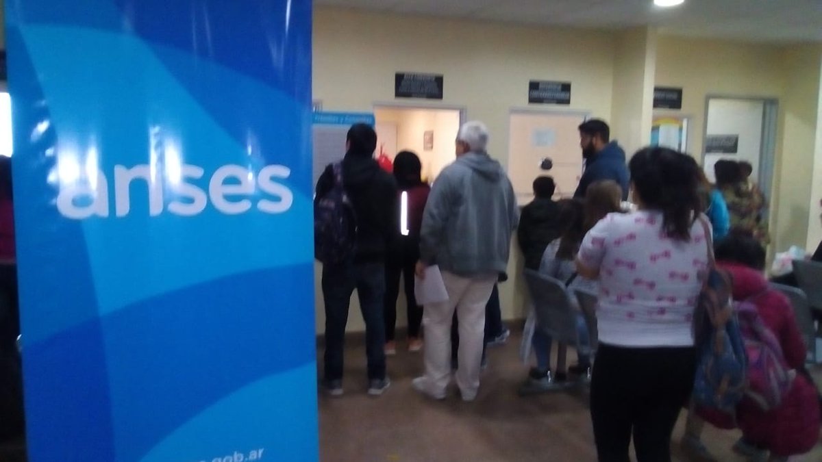 ale_turdera's tweet photo. Te esperamos en el Punto de Contacto del Hospital Gandulfo @HIGAGandulfo. Lunes, miércoles y viernes de 8 a13hs. Personal de ANSES Turdera te espera para que puedas realizar tu trámite o consulta.
@marianmercader
@KariDipp @pjaccoud1
@alejomaxit
@ebasavilbaso
 @ansesgob https://t.co/1q7UN0VRAE