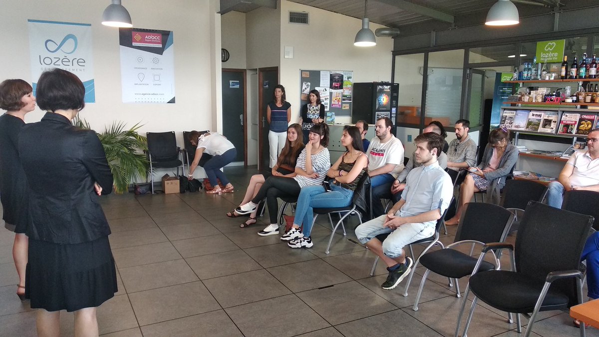 codincamp's tweet image. La remise des diplômes de Codi'n Camp est lancée. Nous sommes fiers des apprenants qui ont travaillé dur ces derniers mois. Avec @aureliemaillols et Emmanuelle Gazel.