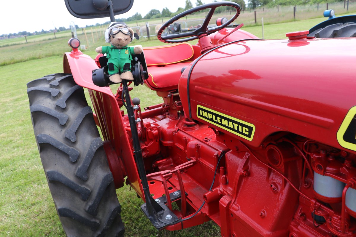 This Thursday 27th June bet 1pm and 4pm, on 107 Endeavour FM (Through the afternoon with Rodders), there will be an interview with Kev Chambers about his 1000 mile journey  from John O Groats to Lands End on his DB 880 Tractor raising money for Lincs and Notts  air ambulance.