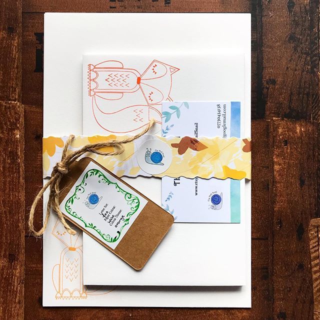 Foxes letter set in brand new plastic-free packaging ♻️ 🦊 
#paperdesign #theartofletterwriting #penpalsupplies #stationeryaddict #stationery #stationeryshop #stationerylove #stationerydesign #stationerydesigner #themailsnail #snailmail #paperset #let… bit.ly/2Y5fA0g