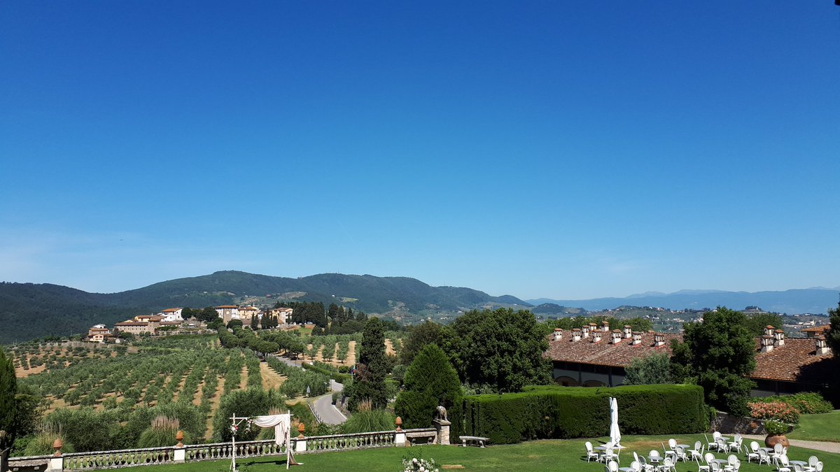 LorraineBlack90's tweet photo. Coffee break view #CCSS19 #Artimino https://t.co/pSTbpIaPJ8