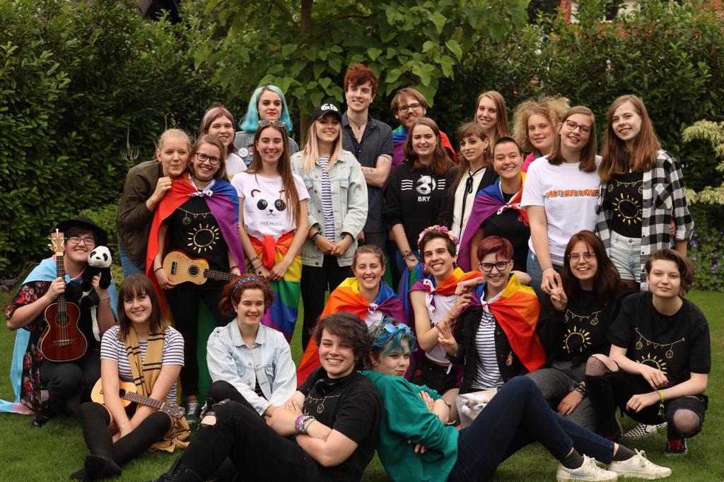 alex ⊬ tweet media