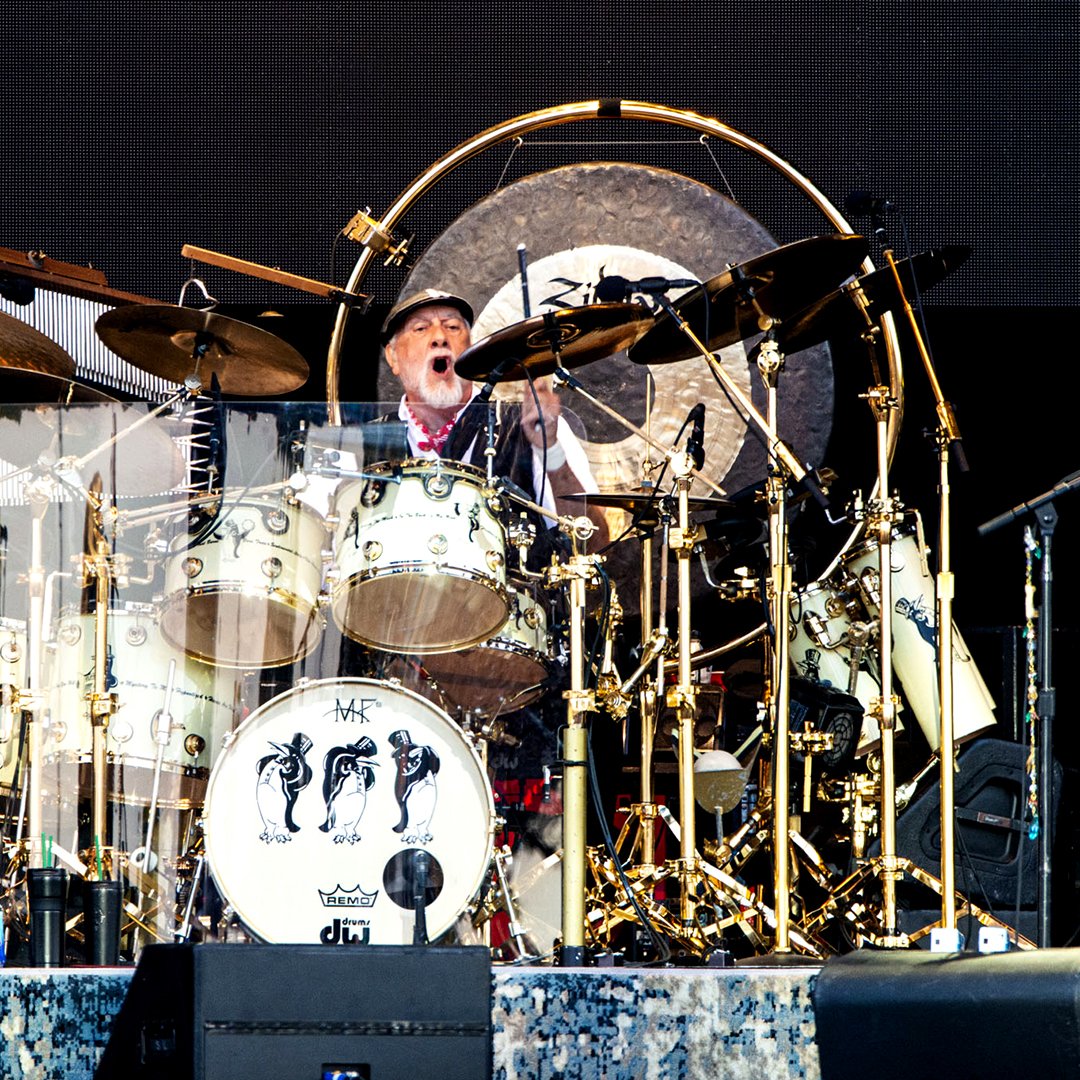 Happy 72nd birthday today, to the one and only mr. Mick Fleetwood! It was lovely welcoming at 