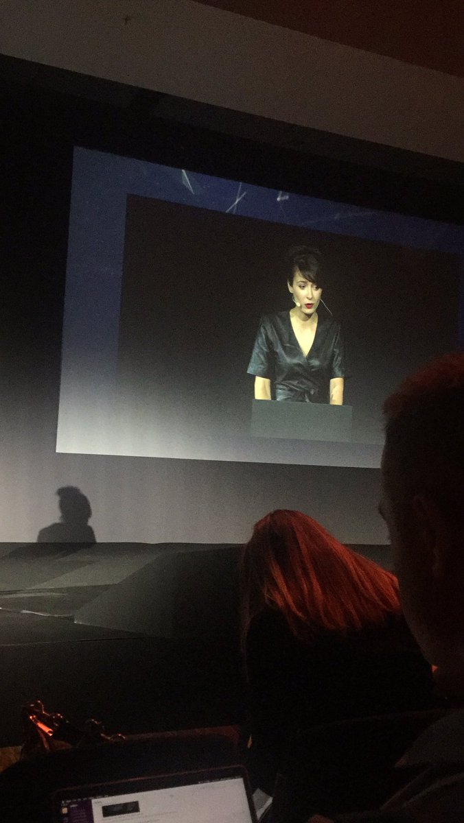 « On vit une époque post-moderne où les millenials sont des héritiers sans héritage ». Belle citation choisie par <a href="/manou_boson/">emmanuelle duez</a> #USI2019
