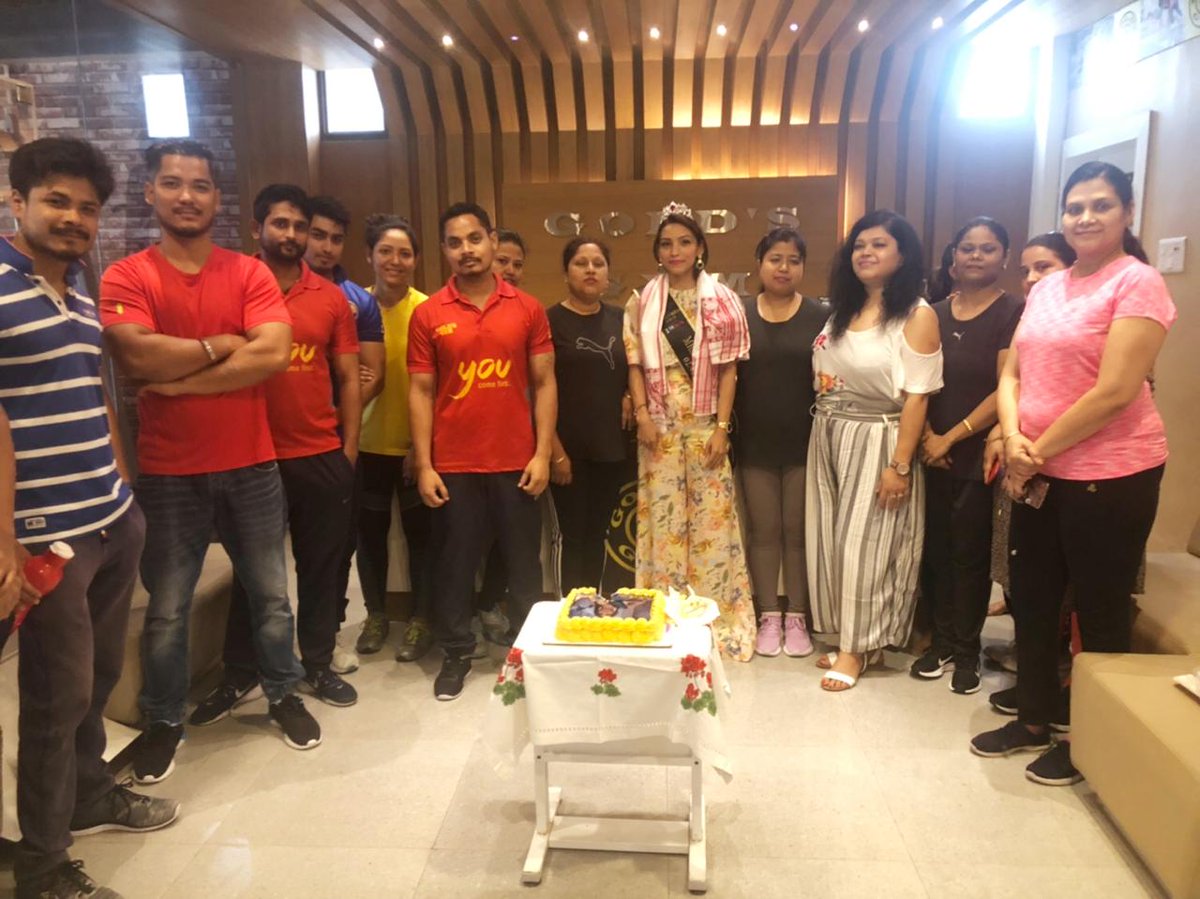 mrsindiainc's tweet photo. Mrs. India Inc 02nd Runner Up - @BoruahUrmi  was welcome come with lots of love and gratitude by here family and loved ones! Here's a quick glimpse of her welcome home! #MrsIndiaInc #MrsIndiaWorld #BeyondPerfection https://t.co/PigPPUcRxV