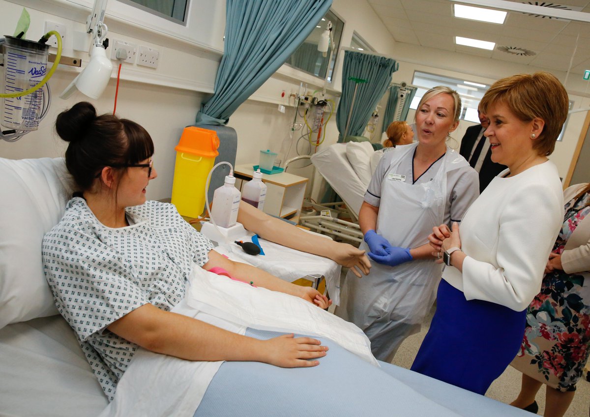FM <a href="/NicolaSturgeon/">Nicola Sturgeon</a> has officially opened the <a href="/UniWestScotland/">UWS</a> Lanarkshire campus.

Students and staff gave her a tour of the new campus including the sports labs, and nursing and midwifery facilities👇