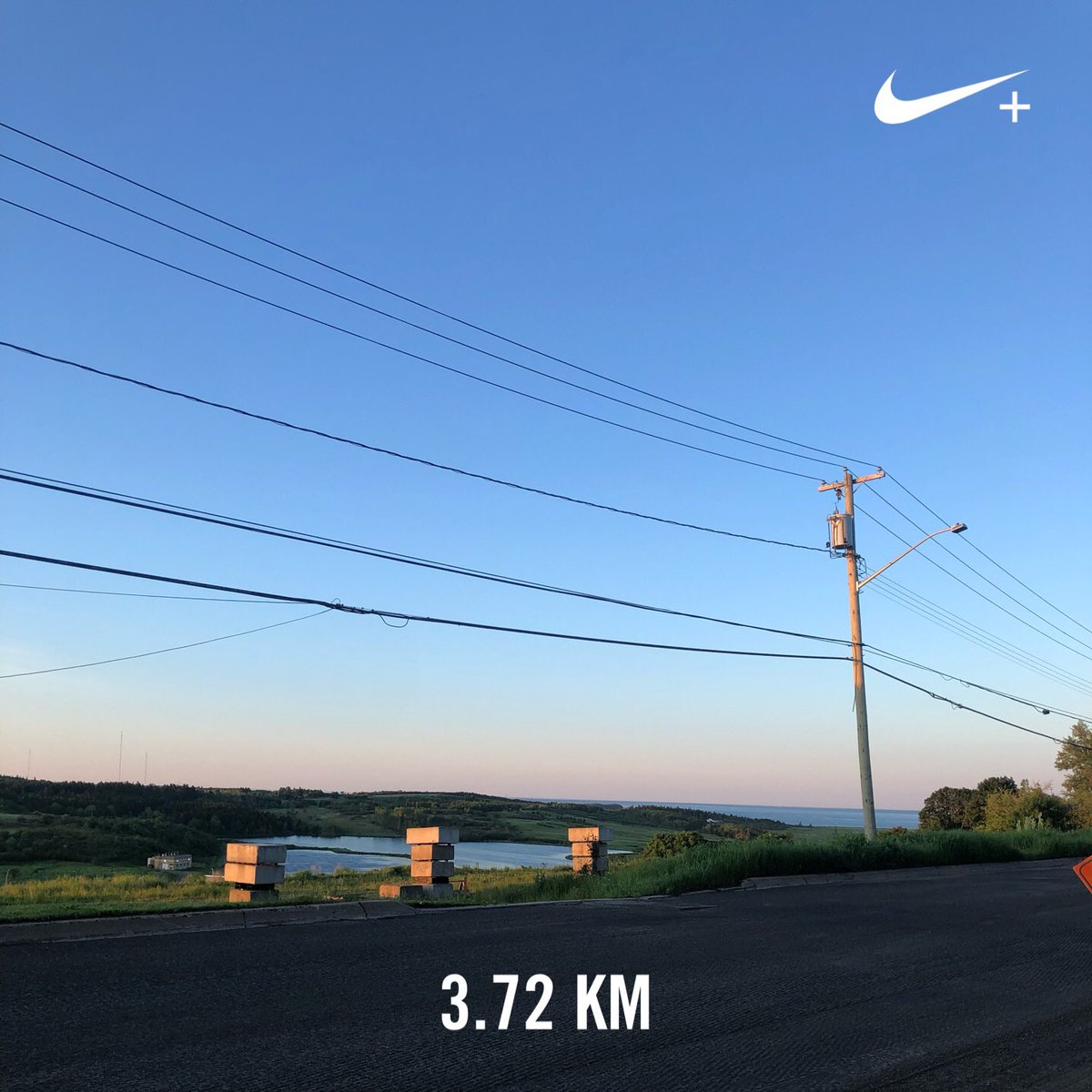 AmyMacAdam's tweet photo. New Morning Run with @bennettrun and @andypuddicombe! The #runwithheadspace runs are so great for getting back into it! #nrc #morningruns #happy https://t.co/A27nduiBPZ