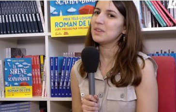 fplessier's tweet image. "La sirène et le scaphandrier", c'est d'abord le titre d'une chanson enfantine pas très connue. Ensuite, le récit d'une "rencontre qui sauve"... En bref, le roman de l'été @TeleLoisirs @_Fyctia_ à glisser impérativement dans son sac de plage !  bit.ly/2KAgBKF