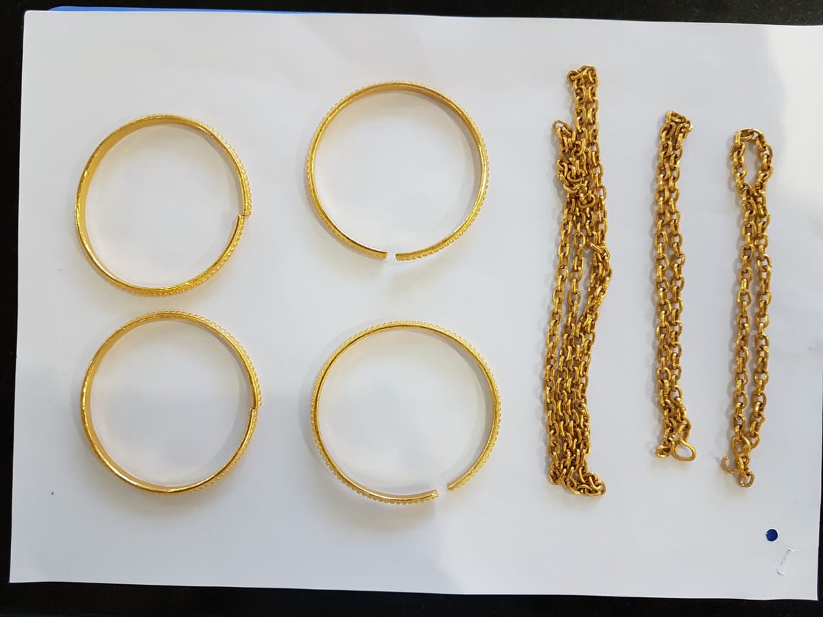 Customs @ Mangaluru Int'l airport seized foreign origin gold(3 crude gold chains &amp; 4 crude gold bangles) 24KT weighing 239.860gms net and valued @ 8.16 lacs, concealed under burkha of lady pax who arrived from Abu Dhabi by Air India Express flight IX816 on 24.06.2019