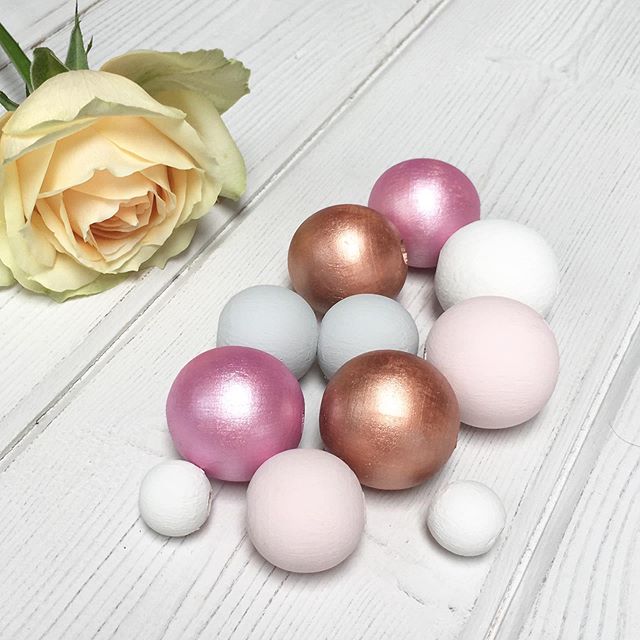 Playing with colours for our swing shelves. .
#nursery #nurserydecor #nurseryinspo #nurseryideas #nurserydesign #shelf #shelfie #craft #etsy #etsyseller #etsyshop #etsysellersofinstagram #etsyfinds #etsylove instagram.com/p/BzFlJGnF50X/