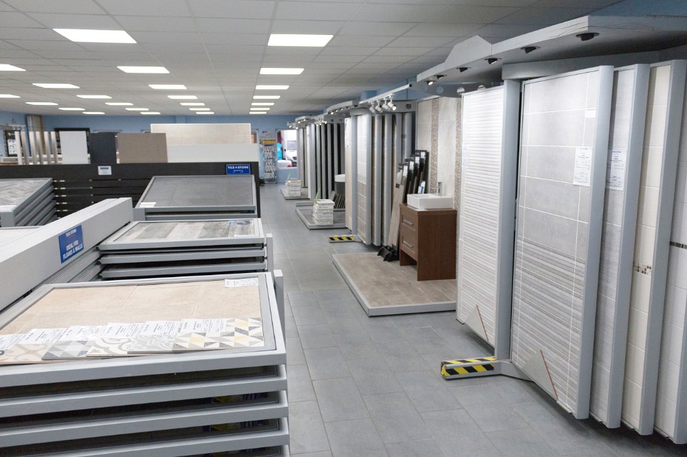 TSGallery_'s tweet image. Need to see your design ideas in person? We have showrooms throughout East Anglia, with helpful staff who can recommend the best grade of tile to fit your lifestyle and budget. bit.ly/2zeMRy4