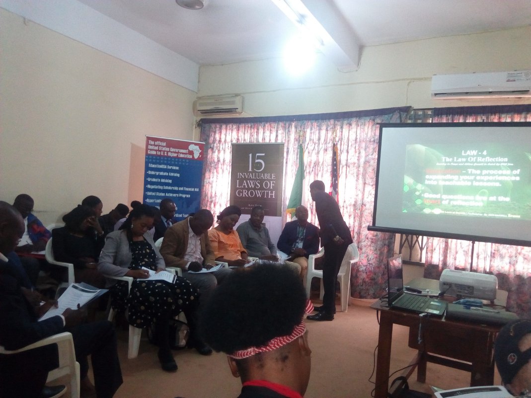 ASJos1's tweet photo. "Inconsistency can be traced to a lack of strong WHYS"
-@YemiOlayiwole
#15InvaluableLawsOfGrowth
cc @judytiri @ferdinandattah @Johnmaxwelteam https://t.co/ehGJsWRayW