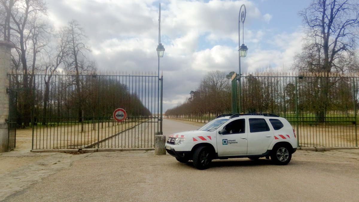 AtlantiCing's tweet photo. #ACIexpertises | Campagne de contrôle de Protection Cathodique pour GRDF
Nos équipes en plein chantier au château de Versailles afin d’assurer la pérennité du réseau de canalisations Gaz de Louis XIV 👑⚜️😉
#châteaudeversailles #TeamACI #ProtectionCathodique 
Merci Yvan Beguier ! https://t.co/8y4cyBkcUi