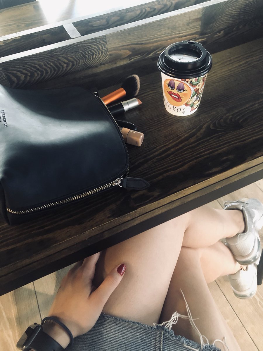 Haftaya kokoş başlayanlar burda mı 🙄 Kokoş arkadaşını etiketle sürpriz hediyeleri yakala 🤗 #brewmood #enkokoşkim #kokoş