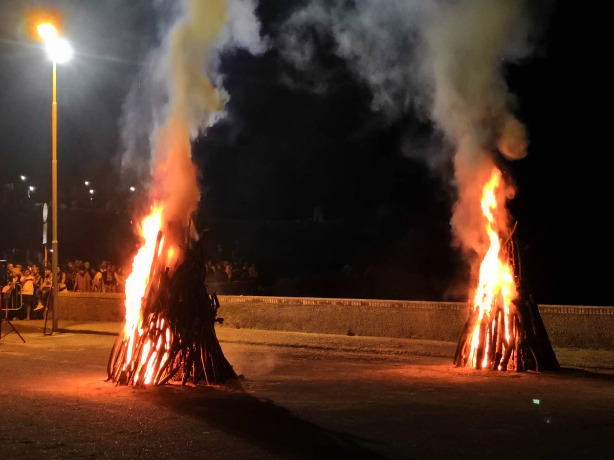 #fuochidiSanGiovanni ieri la festa a Marina con spettacoli, enogastronomia e la magia che fuochi di fronte al mare