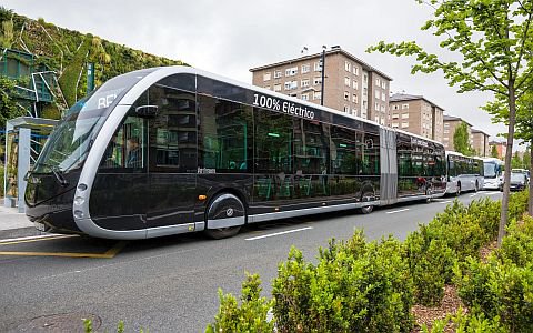 vg_cea's tweet photo. The new smart electric public transport line will be working soon in Vitoria-Gasteiz with the help of @SmartEnCity #smartmobility 
https://t.co/SmIgec3i2u https://t.co/j6TCxElDWs
