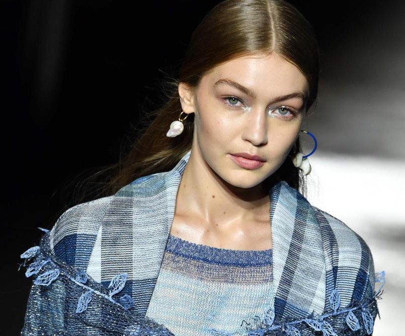 Missoni's tweet photo. @GiGiHadid starring the finale of #MissoniSS19 runway.
Shop the look on https://t.co/deDYOcJJf3
https://t.co/zkIe3VWR8d https://t.co/2bbsxExh6P