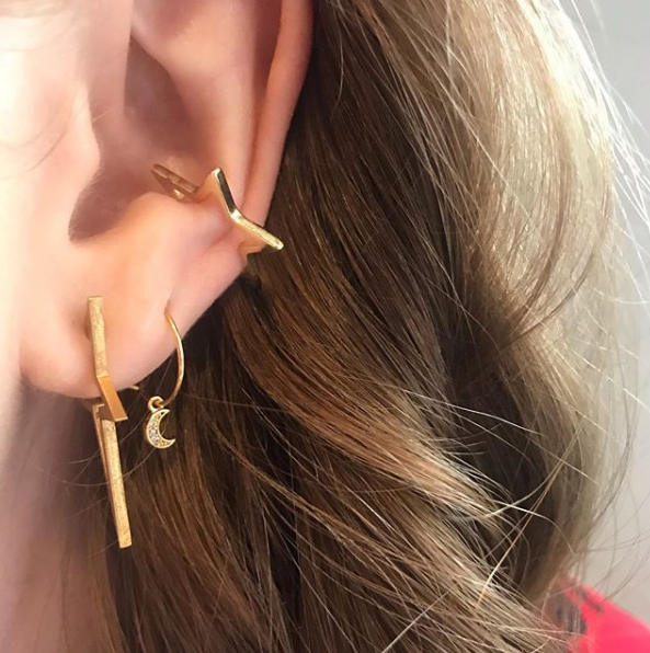 Fripperybox's tweet photo. The perfect earring stack 🌙⭐️( 🔎: Irregular Star Earring &amp; Star Cuff Gold) https://t.co/XAS29f84gy https://t.co/62mytmhfgF