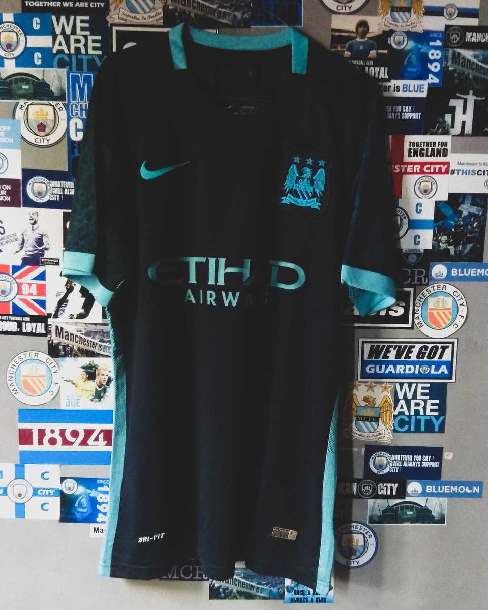 SuperbiaMerch's tweet photo. [JERSEY]
Manchester City 2015/16 (Away) || M || 150k (+ Stiker) .

#ManCity #Mcfc #ManchesterCity #WeAreCity #BlueMoon #WillFightTillTheEnd #Together #McfcMerch #McfcMerchandise #ManchesterCityMerch #ManchesterCityMerchandise #Superbia #SuperbiaMerch #Jersey #JerseyManCity https://t.co/RFwnugU7A3