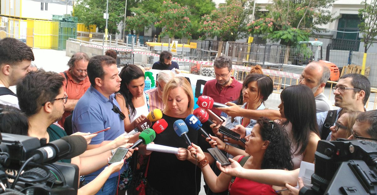 FAPA_Giner_Rios's tweet photo. La @FAPA_Giner_Rios en defensa por Madrid Central,debemos responder a las necesidades de la ciudadanía.
Queremos #ColesSinHumosMC
una #CiudadParaVivirla #CaminosEscolares seguros,una ciudad más limpia,saludable y amable.
#ColesSinCochesMC
#SOSMadridCentral
#MadridCentralSeQueda https://t.co/ISWxamTDsa