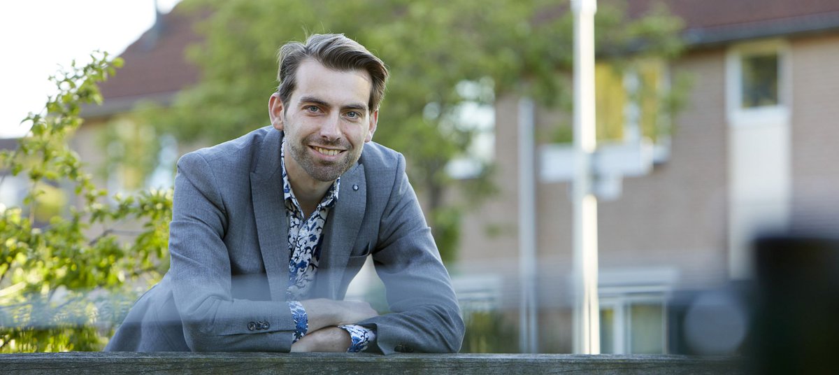 Onlangs gingen <a href="/BvdWal/">Bertram van der Wal</a> &amp; <a href="/JPothuizen/">Jeanine Pothuizen</a> in gesprek met wethouder @PLPSHofman van <a href="/gem_bronckhorst/">Gemeente Bronckhorst</a> over zijn rol m.b.t. de transitie in klimaat en energie hiemstraendevries.nl/nieuws/591-tra… #Bronckhorst #duurzaamheid #klimaat #overheid