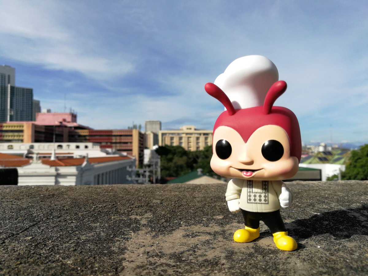 dongcarreon's tweet photo. #PopOfPinoyPride @Jollibee https://t.co/Z0cBKLELJg
