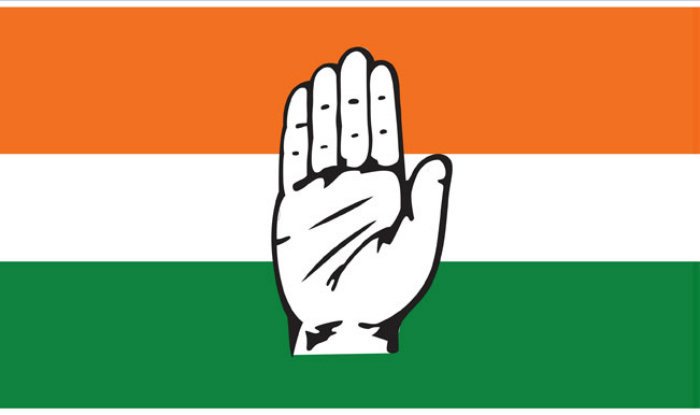 drvaradharajan's tweet photo. @ptrmadurai @sumanthraman Why is the bridge being painted with the colour of congress party flag???

It is highly condemnable action 😂😂😂 https://t.co/x6QEviPCO2