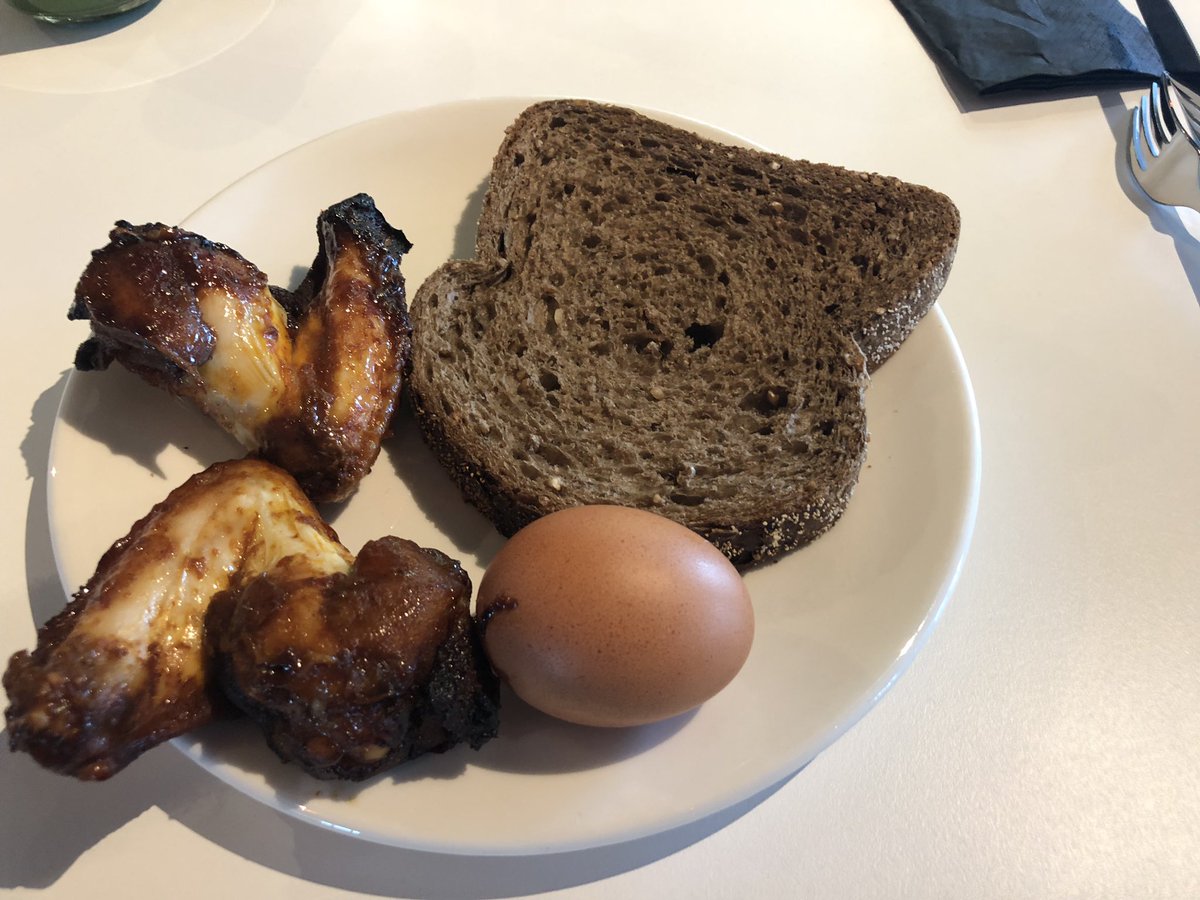 compeertje's tweet photo. Chicken wings for lunch😍 #CreativeValley #StackState https://t.co/i7OrlW9OsY