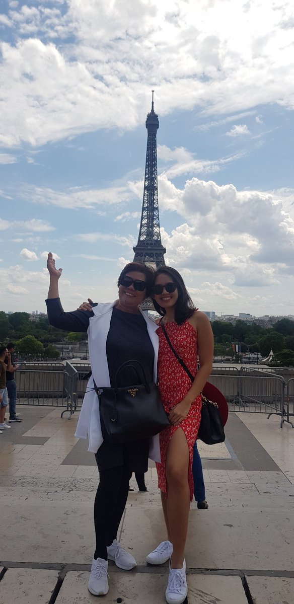 alexisandayaaa's tweet photo. Kahit na nagaway tayo 1000x sa trip na to, sobrang nagpapasalamat ako na nagkachance akong kuhanan ka ng 100 pictures sa bawat painting, statue, fountain, bus, yelo, at ibon na nakita natin. Ikaw talaga may pinakamagandang ngiti. Thank you, ma! Love you! https://t.co/pp197hlKOa
