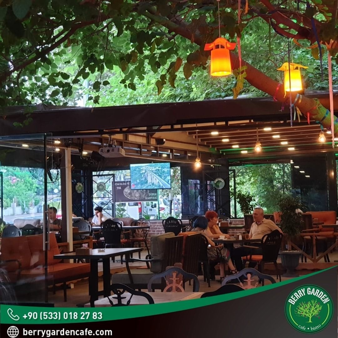 Yağmura aldırmayın burası çok güzel 😎
.
.
☎ 0(242) 228 19 66
.
. 
#berrygardencafe #antalya #konyaaltı #cafe #oyun #yemek #bistro #kahve #çay #konyaaltıplajı #konyaaltıkentmeydanı #kafe #coffee #coffeetime #coffeeshop