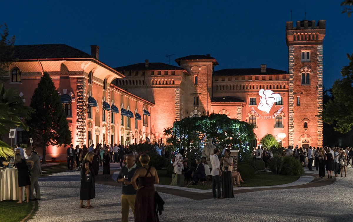 Mercoledì 3 luglio ritorna l'atteso #dinnershow al <a href="/castellospessa/">Castello di Spessa</a> con le eccellenze di #FVGViaDeiSapori: bit.ly/31Qv76m
