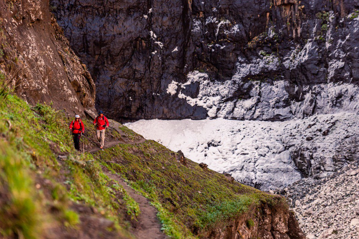 expafrica's tweet image. Boom! This happened! Lesotho officially stole my heart! #kingdominthesky #mountains #borderpost #basotho #expafrica2020 #adventurerace #adventure #travel #trekking #photography #hiking #getready #10thcelebration @KineticHeidi @ARWorldSeries 📸 @TerenceVrugtman @visitlesotho