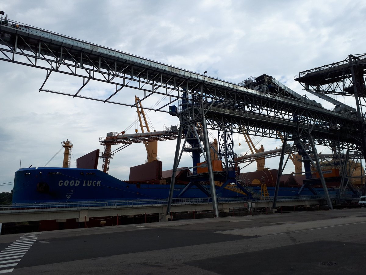 Un nom improbable pour l'un des dernier navire en chargement de la campagnr chez <a href="/_Senalia/">SÉNALIA</a>  Grand Couronne